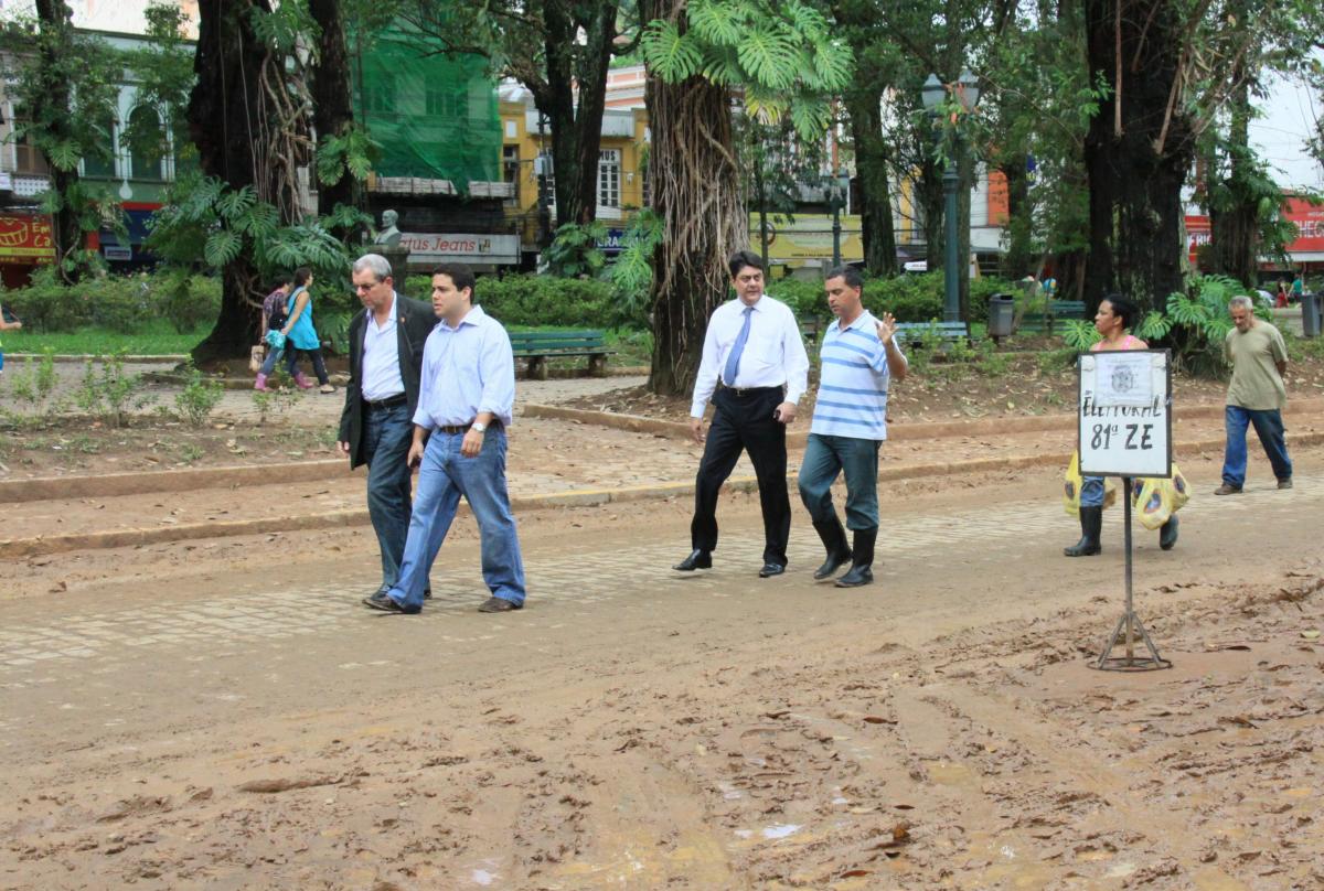 Diretoria da OABRJ percorreu as cidades afetadas logo após a tragédia / Foto: Lula Aparício